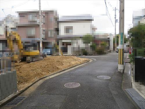 南側道路（西側から撮影）