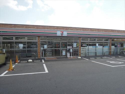 セブンイレブン高槻日吉台口店 徒歩8分