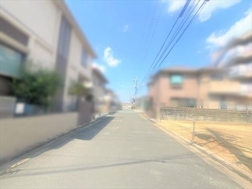 西側道路（2026年4月撮影）