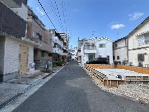 前面道路（2026年4月撮影）