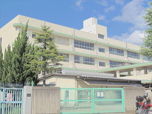 茨木市立山手台小学校 徒歩17分