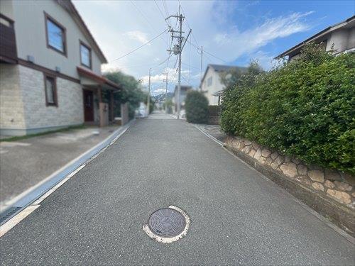 前面道路（西側）