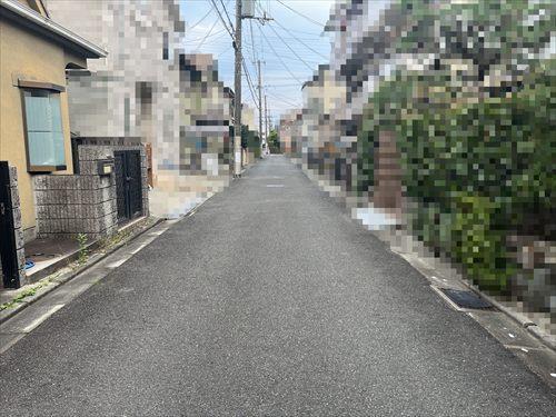 北側前面道路(2026年10月撮影) 北側前面道路(2026年10月撮影)