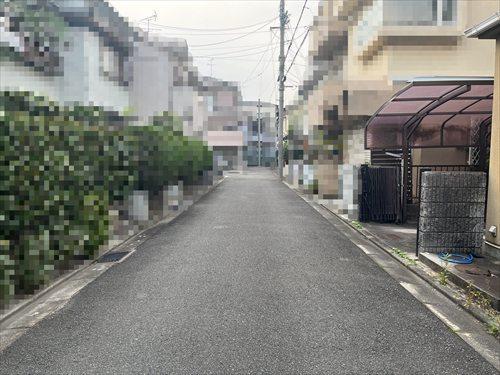 北側前面道路(2026年10月撮影) 北側前面道路(2026年10月撮影)