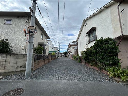 前面道路（物件：右手奥）