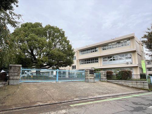 所沢市立清進小学校:200ｍ