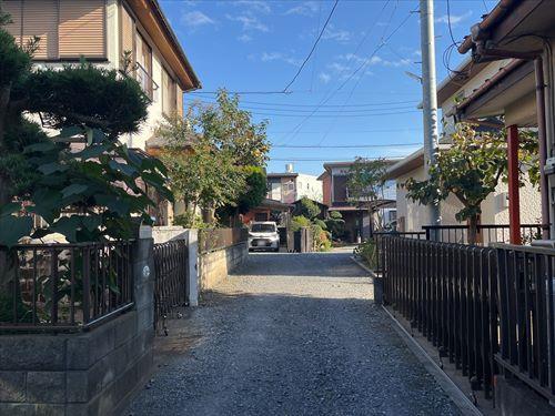 前面道路2（2024年10月撮影）