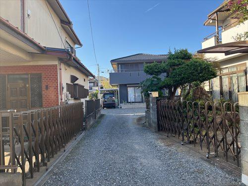 前面道路（2024年10月撮影）