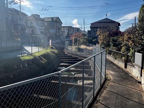 南側隣地の状況（２）