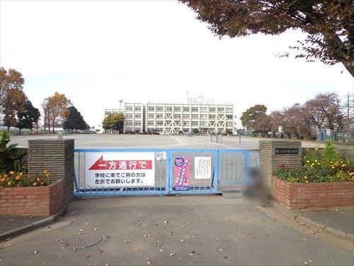 狭山市立南小学校:820m