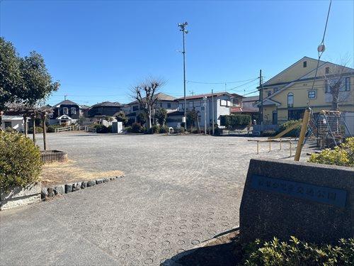 若葉台児童交通公園:120m