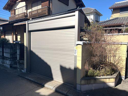ガレージ（電動シャッター付）