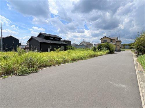 前面道路を含む現地（左手）