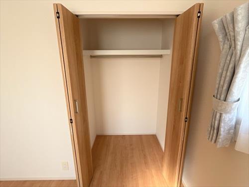 洋室5.2帖　収納