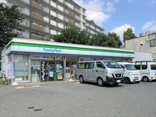 ファミリーマート三鷹台団地南店 550ｍ