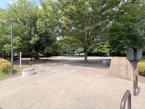 赤とんぼ児童遊園 120ｍ