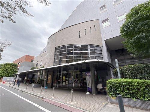 新宿区立大久保図書館 260ｍ