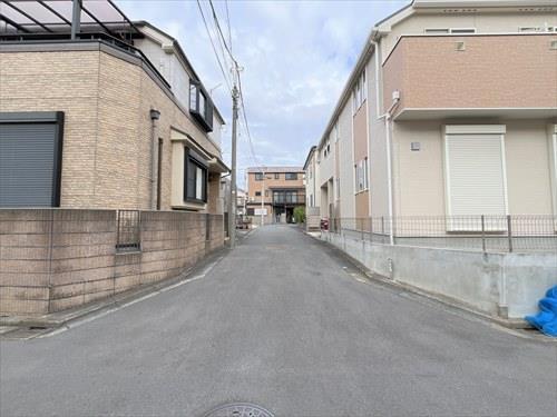 西側道路（物件：右手）