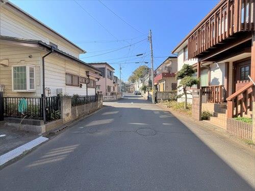 北西側道路（物件：左手）