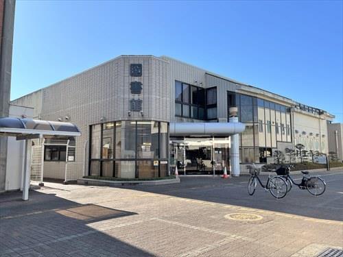 三芳町立中央図書館 250ｍ