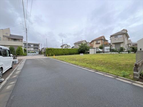 前面道路を含む現地（右手）