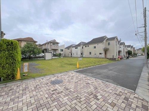 前面道路を含む現地（左手）