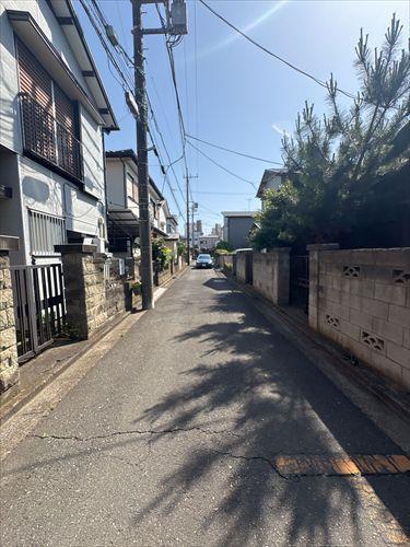南東側前面道路（2026年5月撮影）