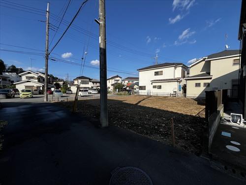 北西側前面道路（2026年7月撮影）