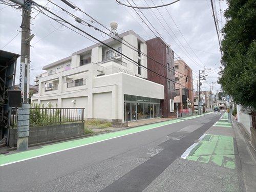 前面道路を含む現地（左手）