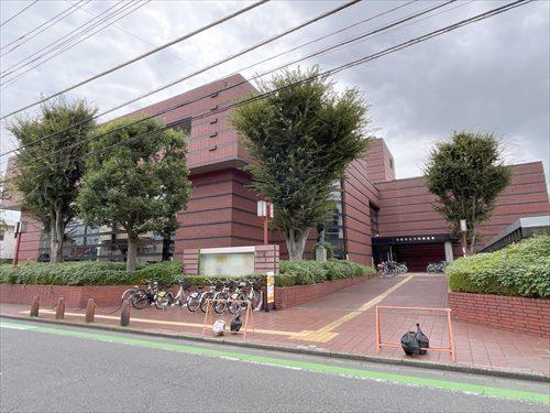 川越市立中央図書館 790ｍ