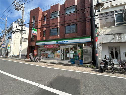 ファミリーマート足立五反野店まで500ｍ