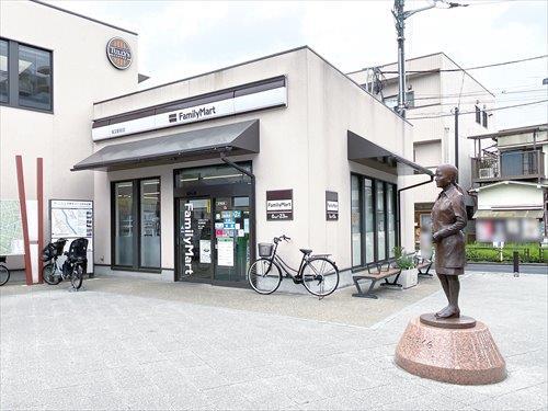 ファミリーマート柴又駅前店まで370m