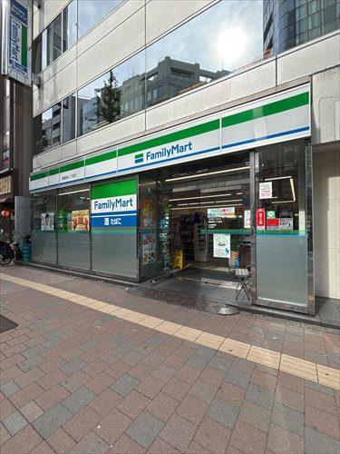 ファミリーマート西新宿七丁目店190ｍ