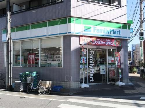 ファミリーマート蓮根二丁目店290m