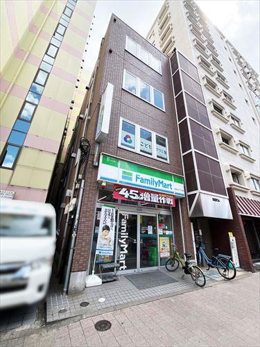 ファミリーマート白金台三丁目店 240m