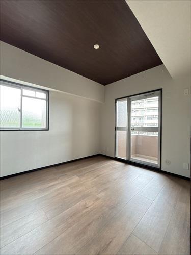 洋室（約4.9帖）（2025年6月撮影）