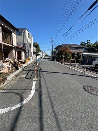 南東側前面道路 南東側前面道路