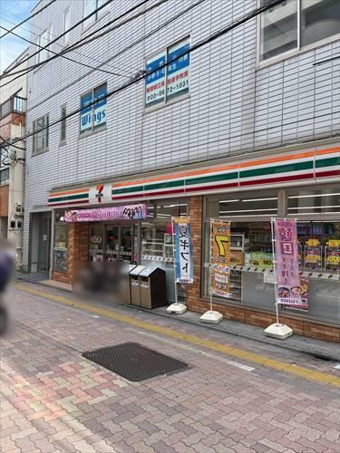 セブンイレブン葛飾新小岩駅北口 150m