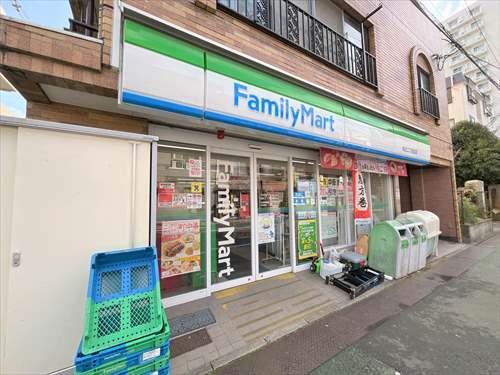 ファミリーマート向丘二丁目北店 190ｍ