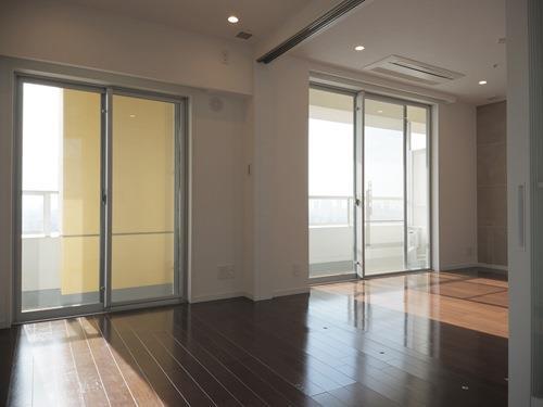 LDK 約15.1帖/洋室 約5.3帖