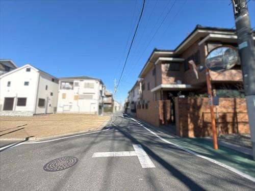 東側側面道路/2026年1月撮影