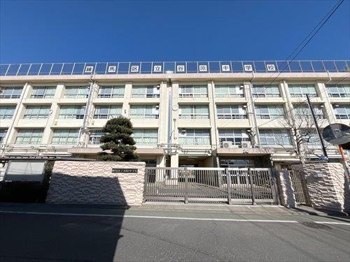 練馬区立谷原中学校 160m