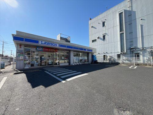 ローソン足立神明南店まで120ｍ