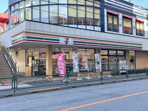 セブンイレブン台東谷中６丁目店 130ｍ