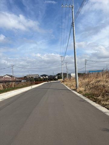 北西側前面道路（２０２６年２月撮影）