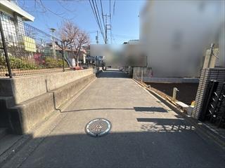 北側前面道路(2026年2月撮影)