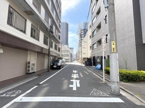 側面道路（2026年5月撮影）