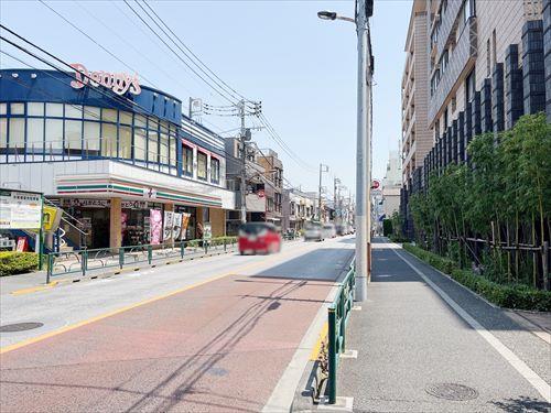 現地前道路