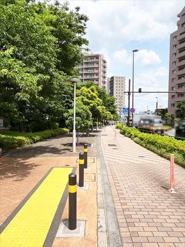現地前歩道