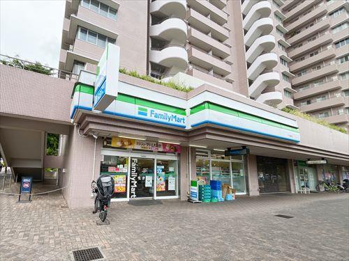 ファミリーマート千住曙町店まで150m